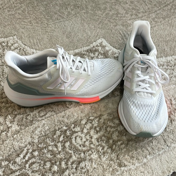 Adidas Bounce runner size 9 like NEW - Picture 1 of 9